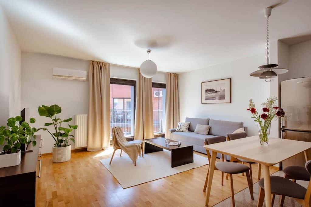 Wygodny Apartament Przy Dworcu Cracovia Esterno foto