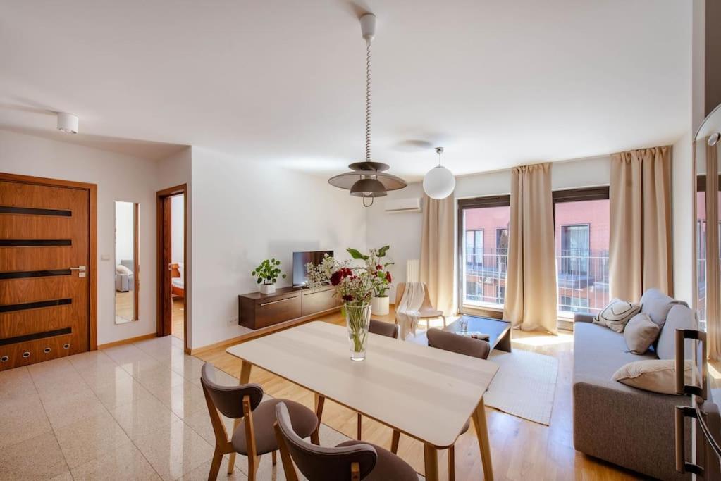 Wygodny Apartament Przy Dworcu Cracovia Esterno foto