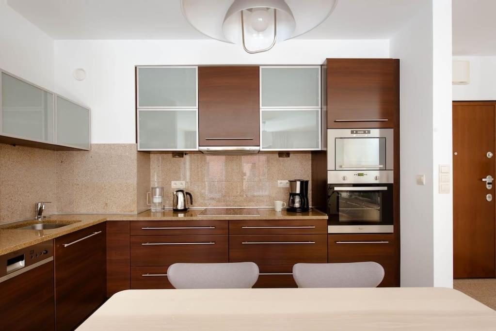 Wygodny Apartament Przy Dworcu Cracovia Esterno foto