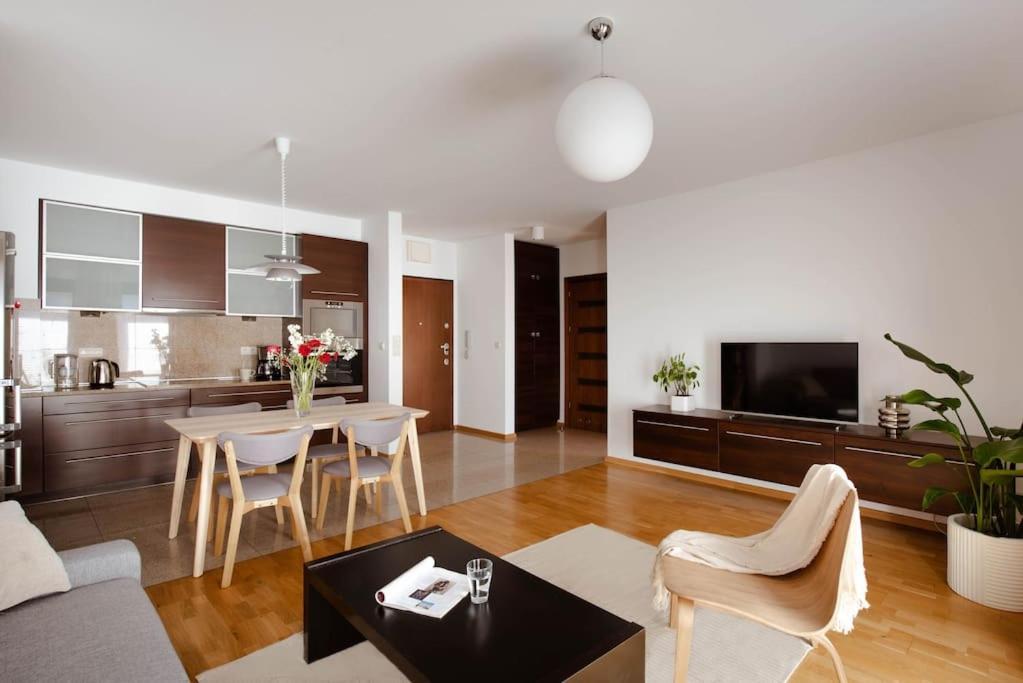 Wygodny Apartament Przy Dworcu Cracovia Esterno foto